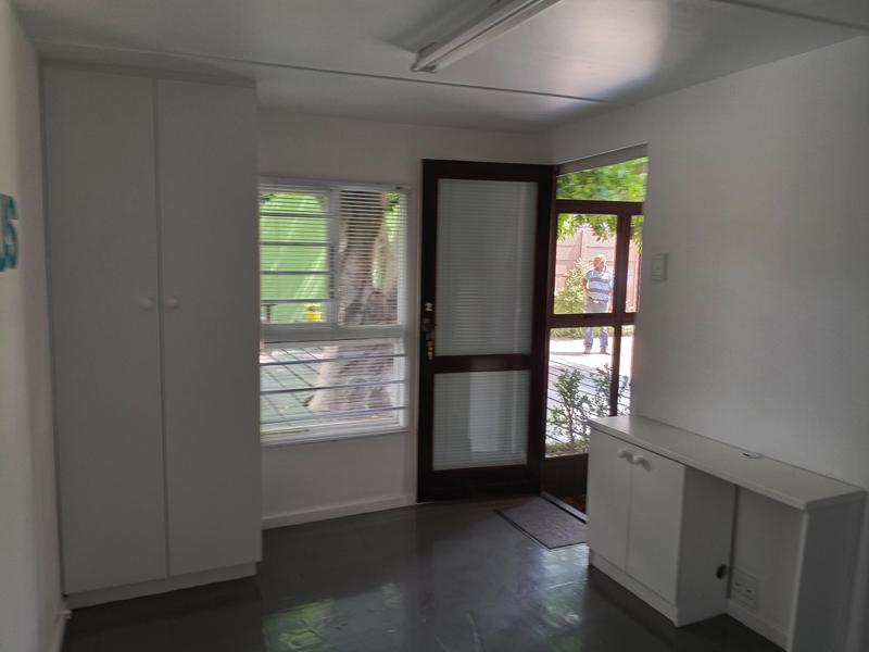 To Let 7 Bedroom Property for Rent in Bonnie Brae Western Cape